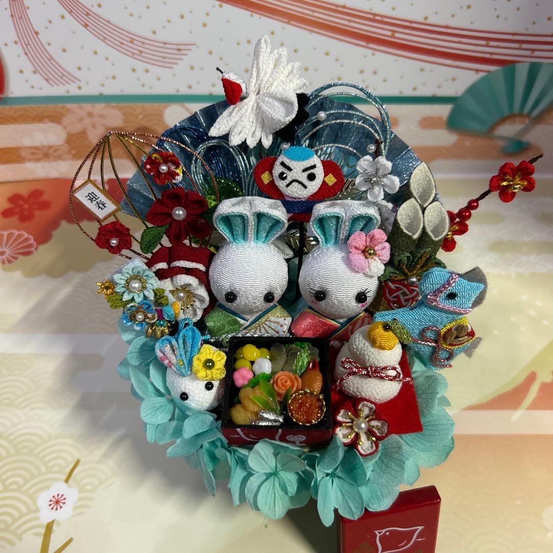 ハンドメイド❣️お正月アレンジ❣️希少ペアうさぎちゃん、お節、鏡餅、雪うさぎ❁⃘*.゜