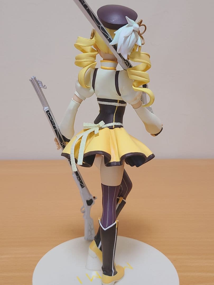 魔法少女まどか☆マギカ　巴マミ　フィギュア+チャーム 7点セット