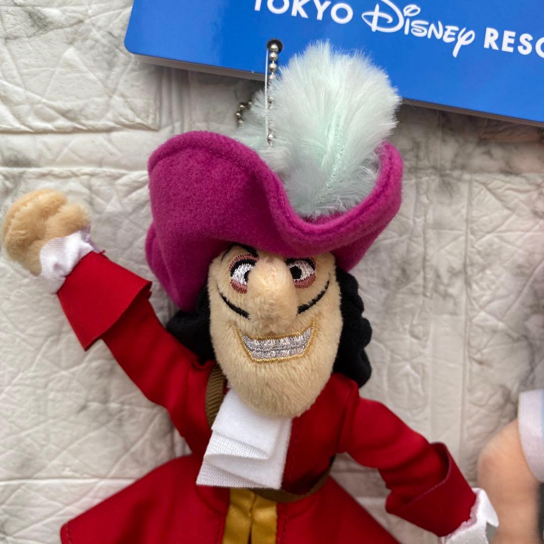 新品 未使用《ディズニー》ぬいぐるみバッジ フック船長 スミー ピーターパン