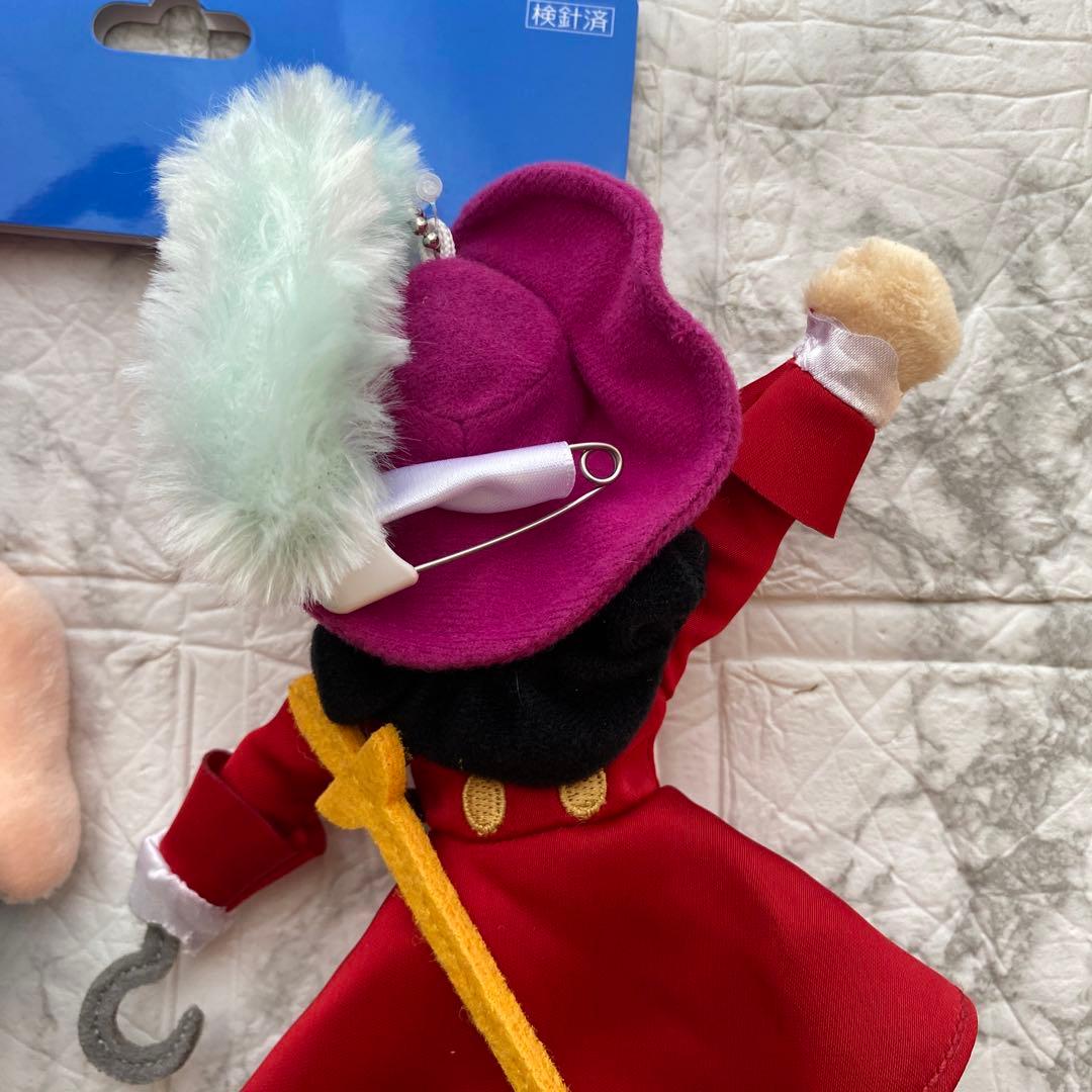 新品 未使用《ディズニー》ぬいぐるみバッジ フック船長 スミー ピーターパン