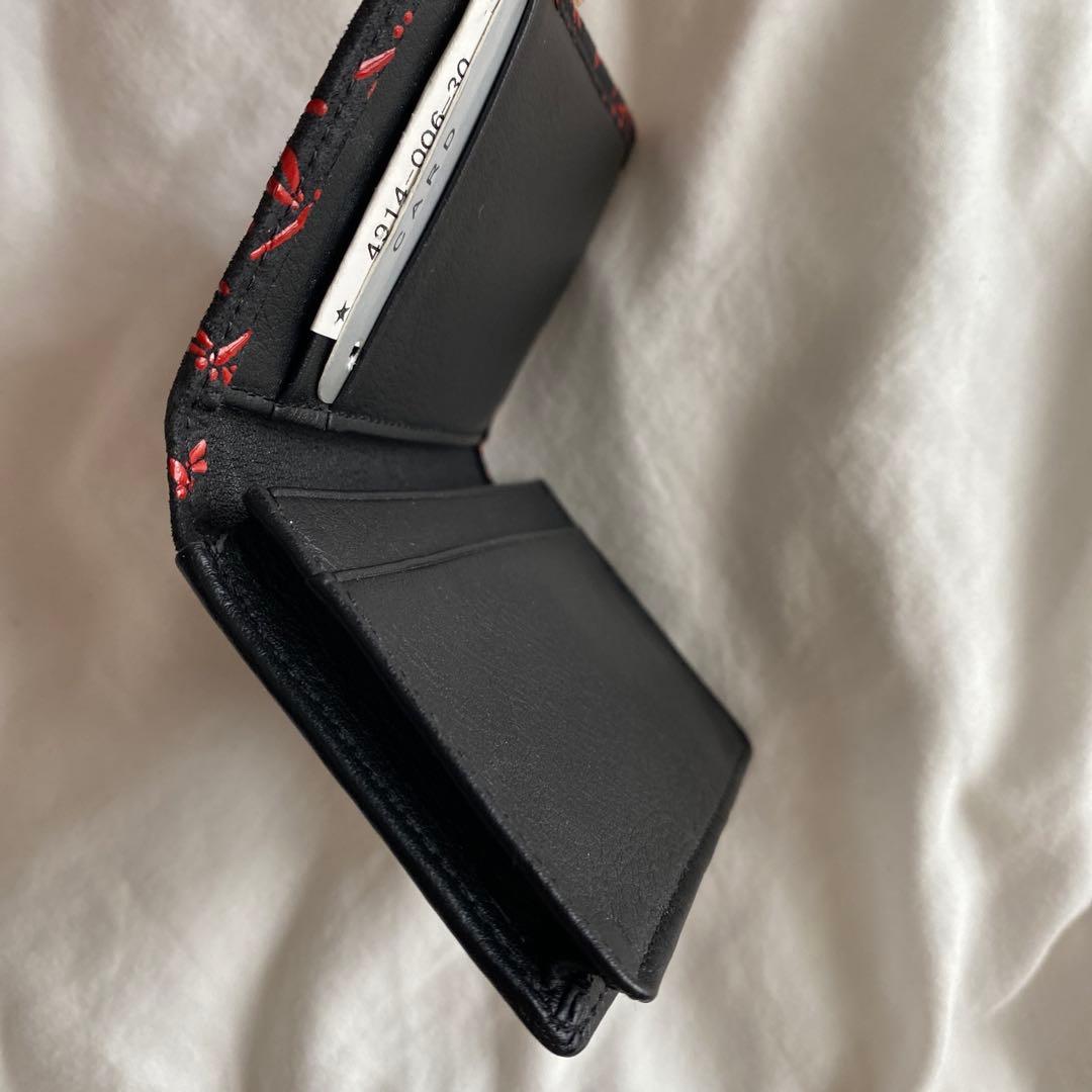 インデンヤ　印傳屋　黒地鹿革×赤漆　とんぼ柄　名刺入れ