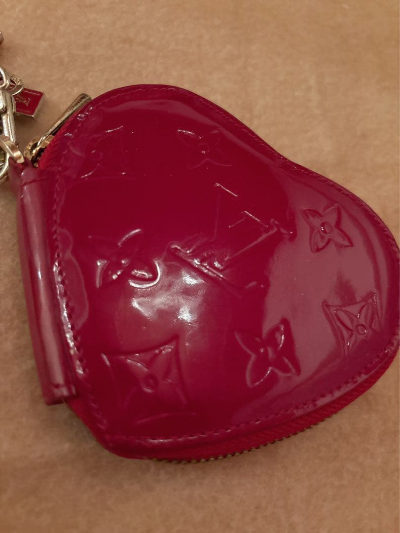 ♡美品♡♡レッド♡ルイ・ヴィトン エナメルハート型ケースノベルティ