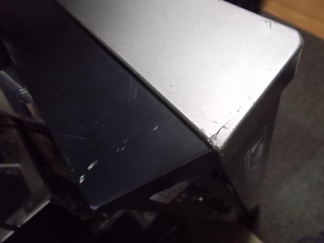 Roland JD-800 向かって右側樹脂パネルヒビありですが