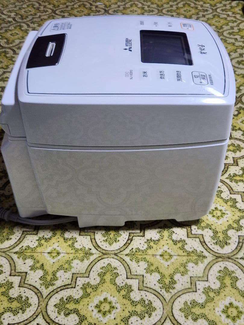 5.5合炊き 炊飯器 三菱 炭炊釜 IHジャー 2020年製 NJ-VEB10