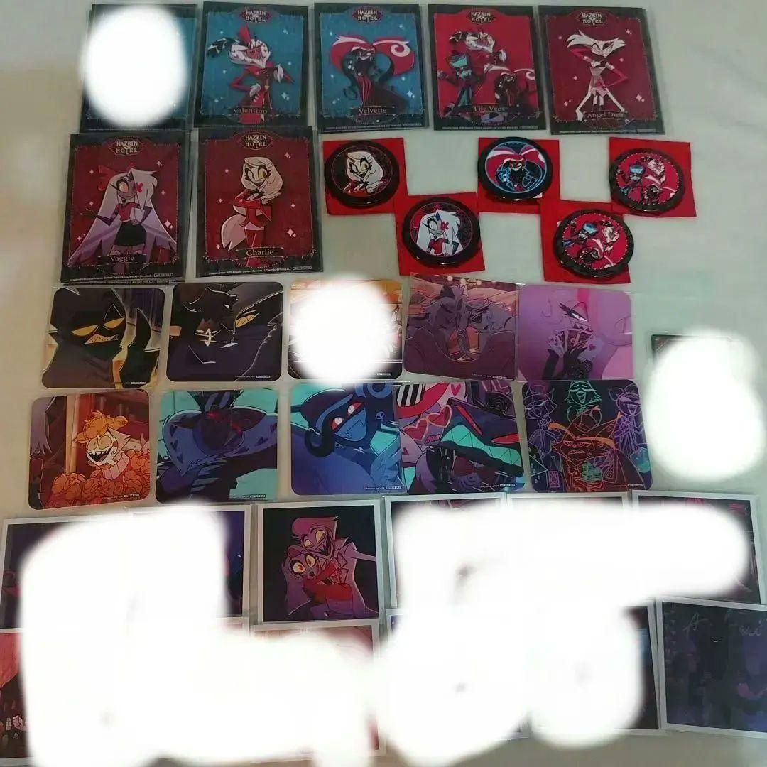 ハズビンホテルへようこそ　スマイルベースカフェ　特典　コースター　缶バッジ