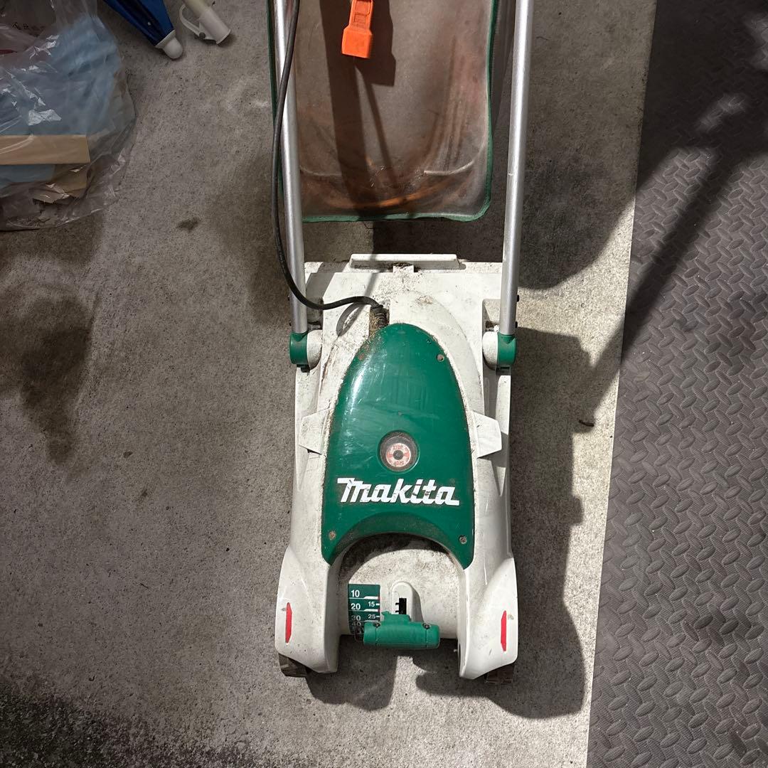 Makita 電動芝刈り機