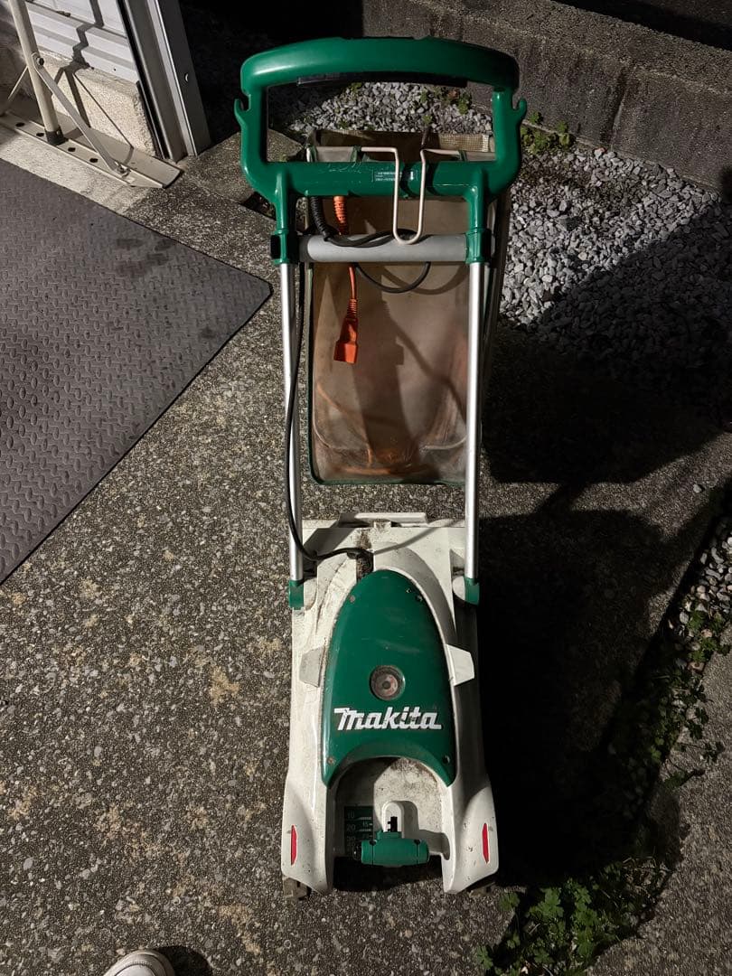 Makita 電動芝刈り機