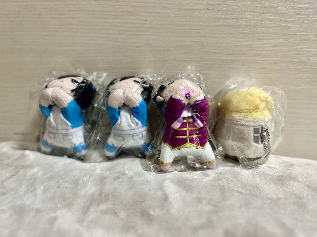 進撃の巨人　まとめ売り　エレン　ミカサ　アルミン　リヴァイ