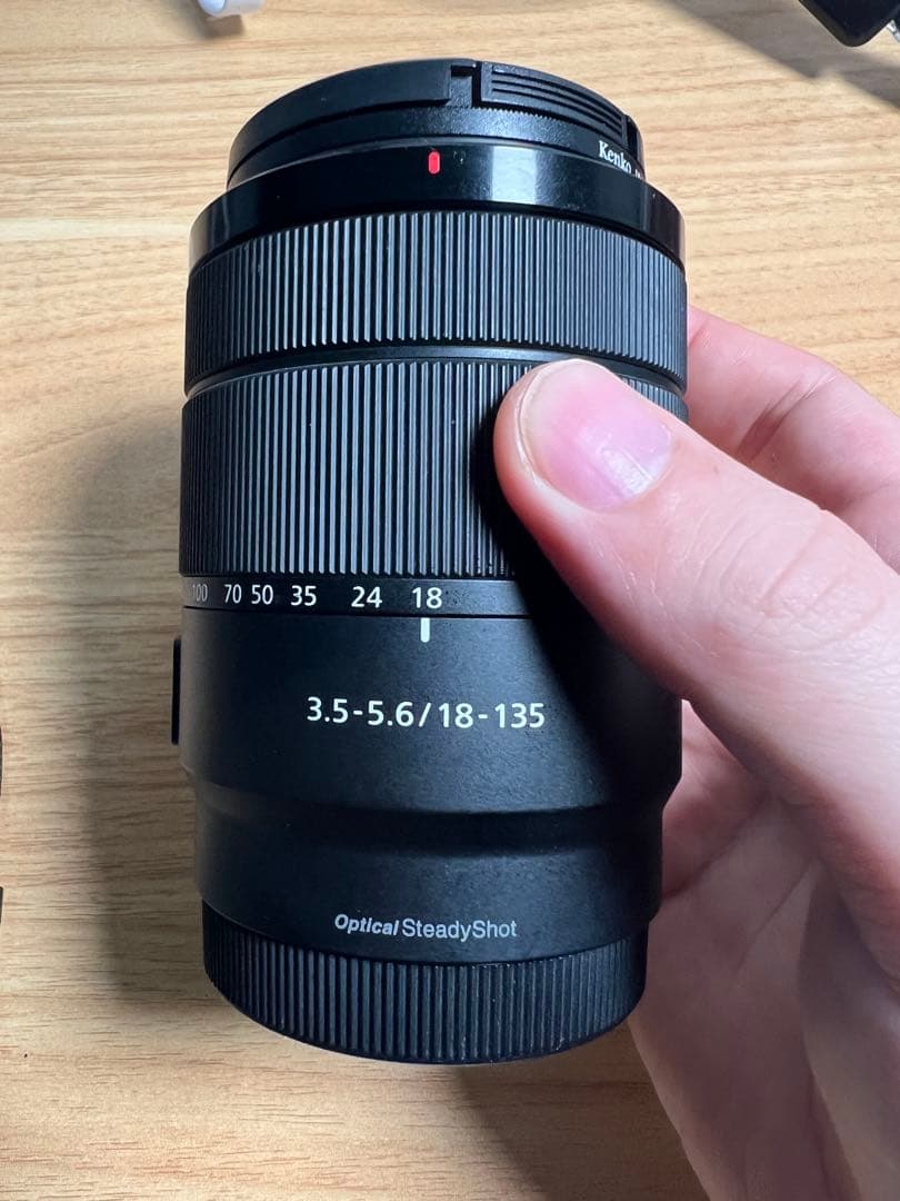 SONY E 18-135mm F3.5-5.6 OSS レンズ