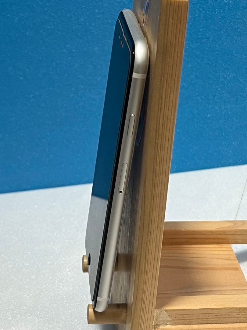 【美品】iPhone SE 第2世代 (SE2)/ホワイト/64GB/箱付き
