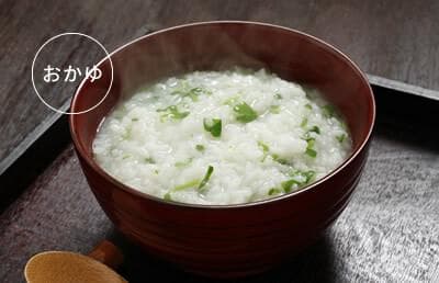 4合炊き マイコン式炊飯器 (ホワイト)　ケーキ、ヨーグルト、温泉卵