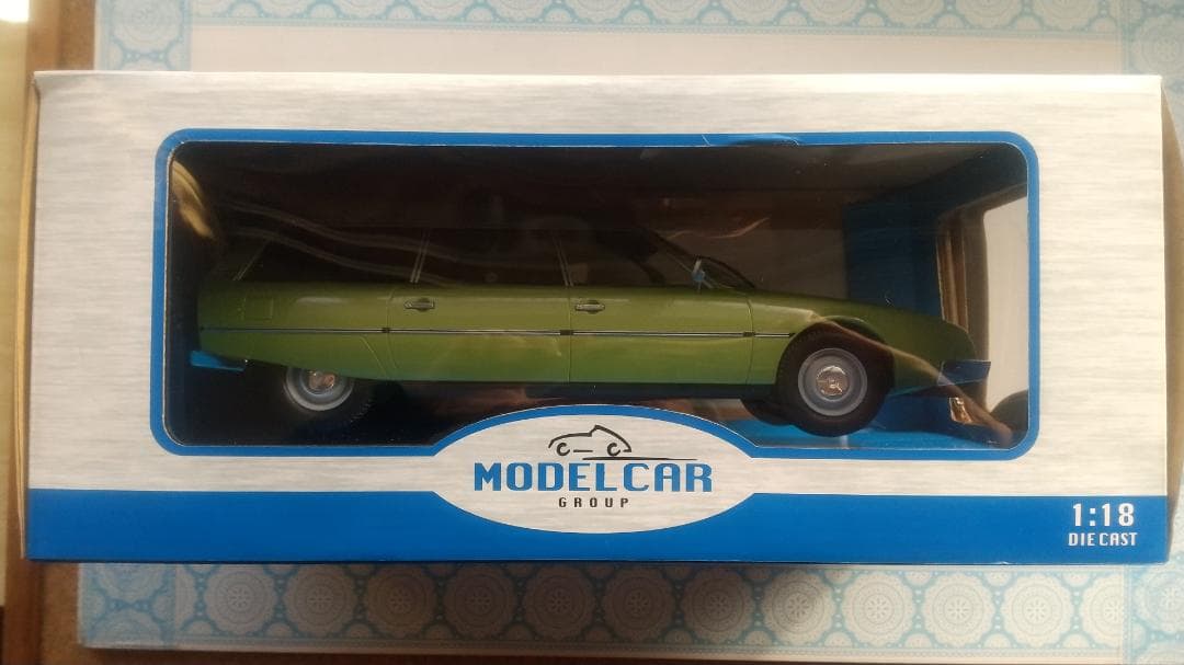 じじおっさん　MODEL CAR GROUP 1/18のグリーン