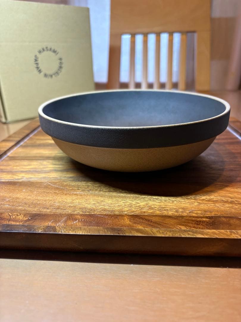 HASAMIPORCELAINボウルラウンド18.5cm ブラック　深、浅2枚