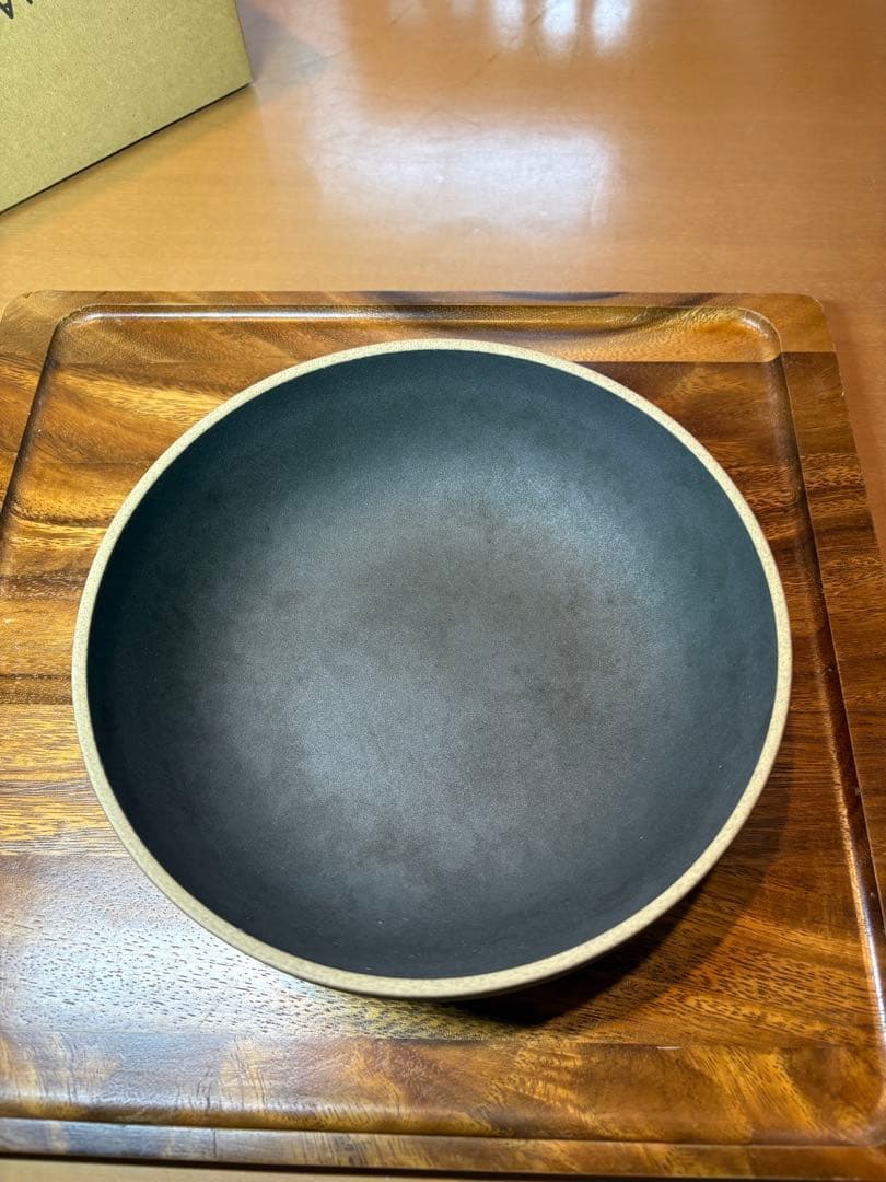 HASAMIPORCELAINボウルラウンド18.5cm ブラック　深、浅2枚