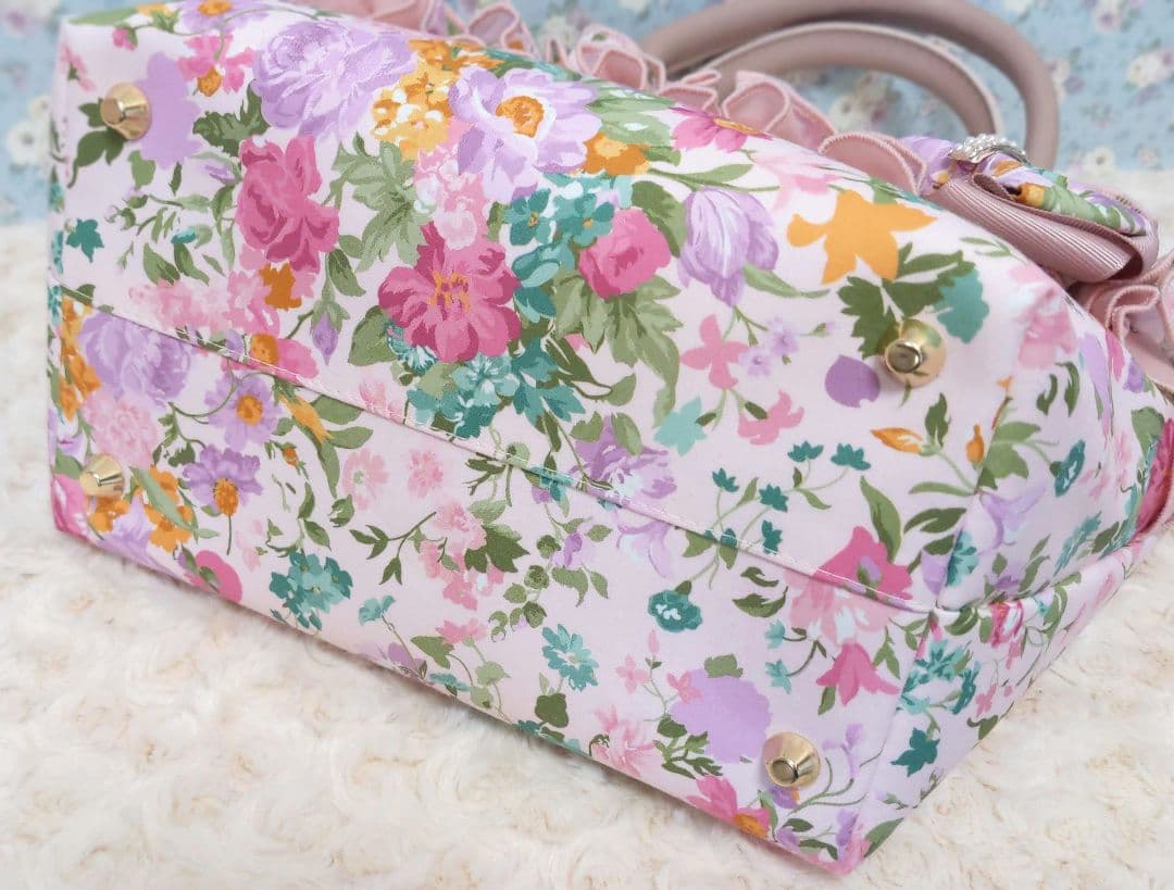 ダブルフリル仕様　仕切りポーチ付ファスナートート　リバティ　ブーケパレード