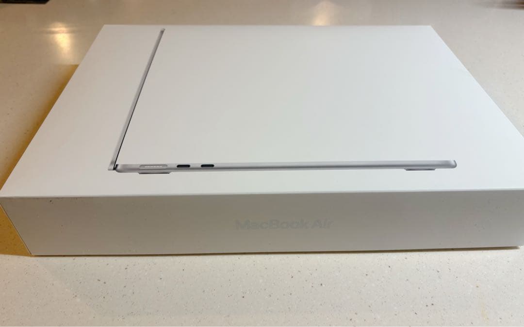 MacBook Air 13インチ 8CPUM3 16GB 256GB シルバー