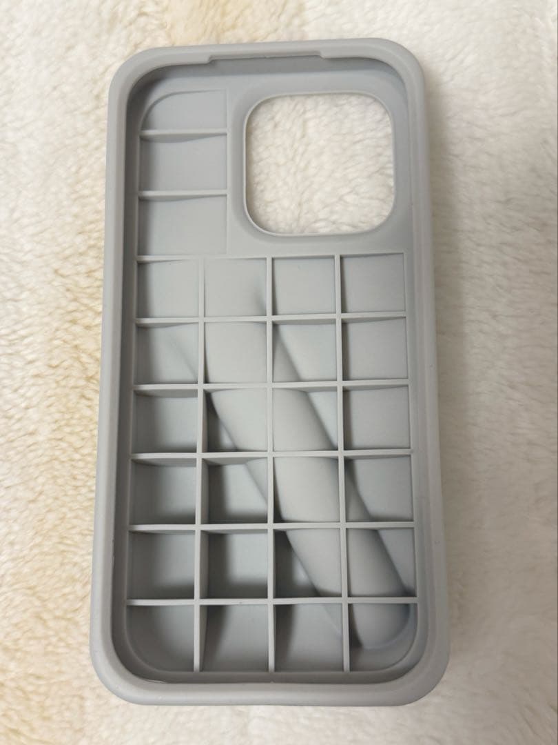 rhode iPhone16proケース　グレー