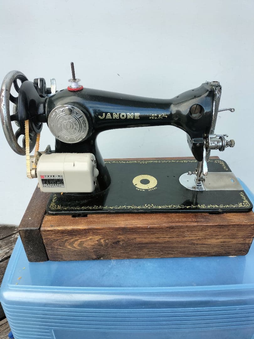 アンティーク　ジャノメミシン　モデル1950