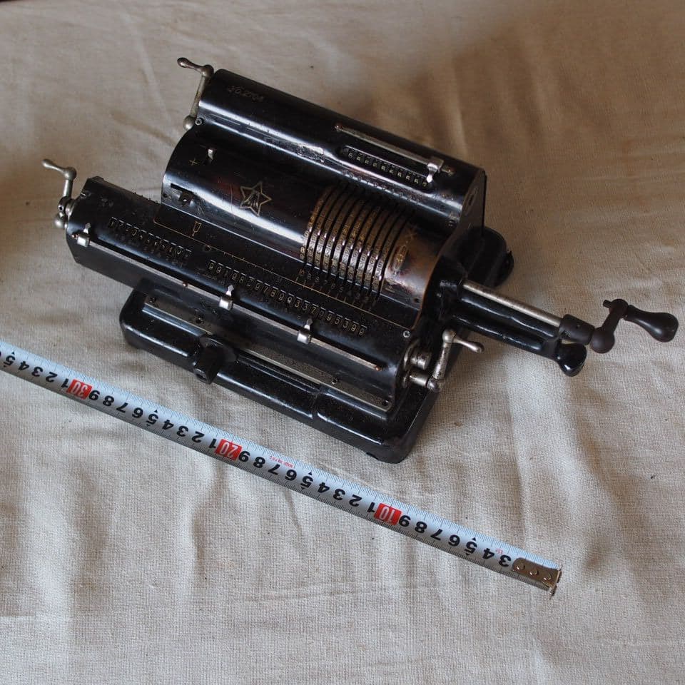 計算機 黒 金属製 星マーク 富士星 貴重 ジャンク 動作未確認 古道具