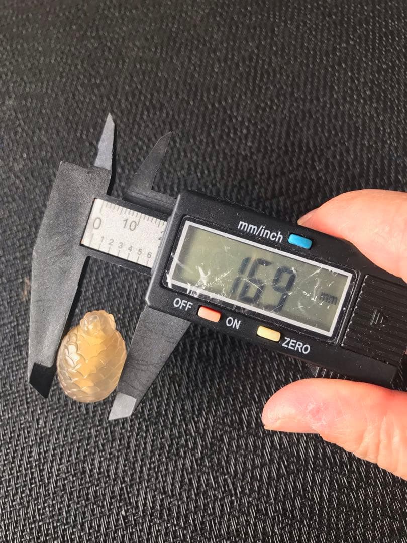 ゴビ石−1457 ゴビ瑪瑙　彫刻　パイナップル