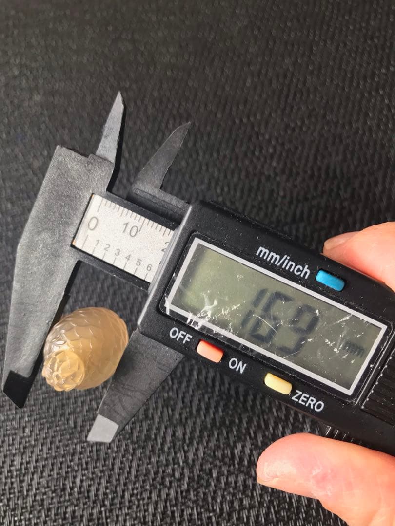 ゴビ石−1457 ゴビ瑪瑙　彫刻　パイナップル