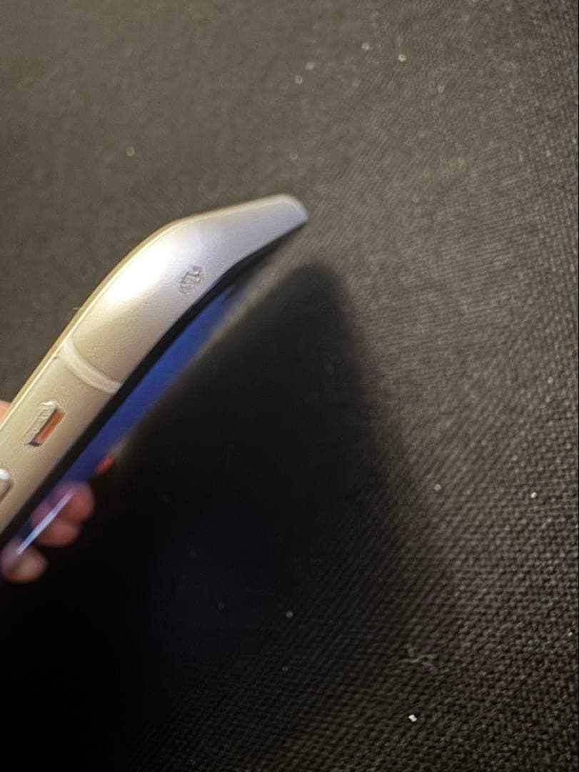 iPhoneXR ホワイト　128g simフリー　背面ヒビあり