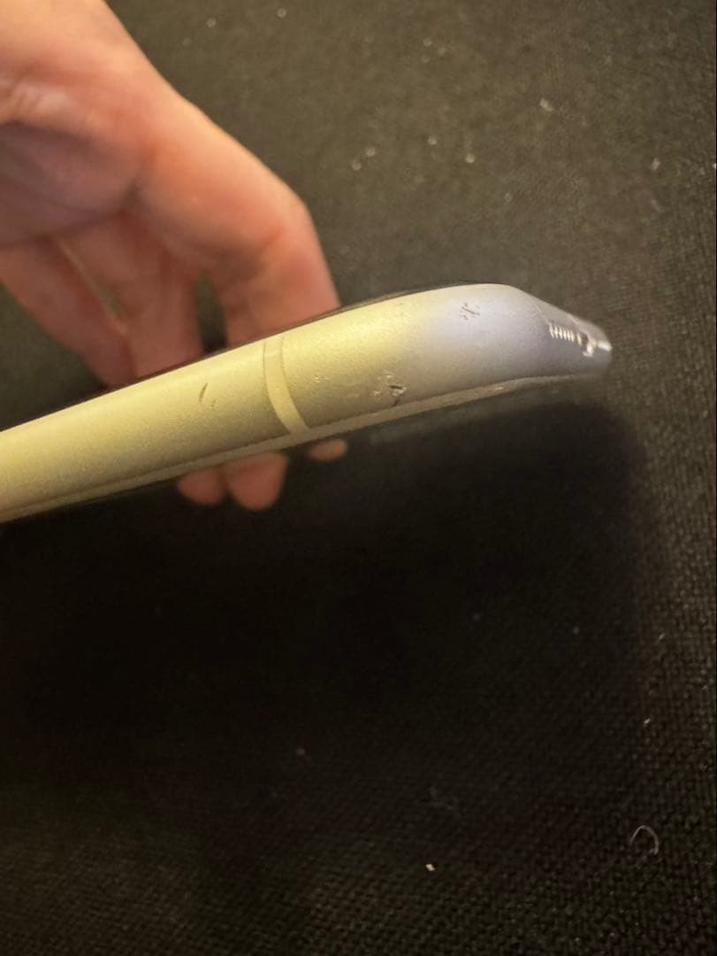 iPhoneXR ホワイト　128g simフリー　背面ヒビあり