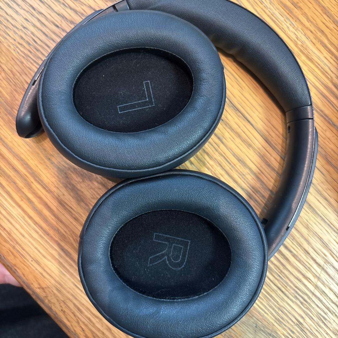 soundcore ワイヤレスヘッドホン キャリングケース付き