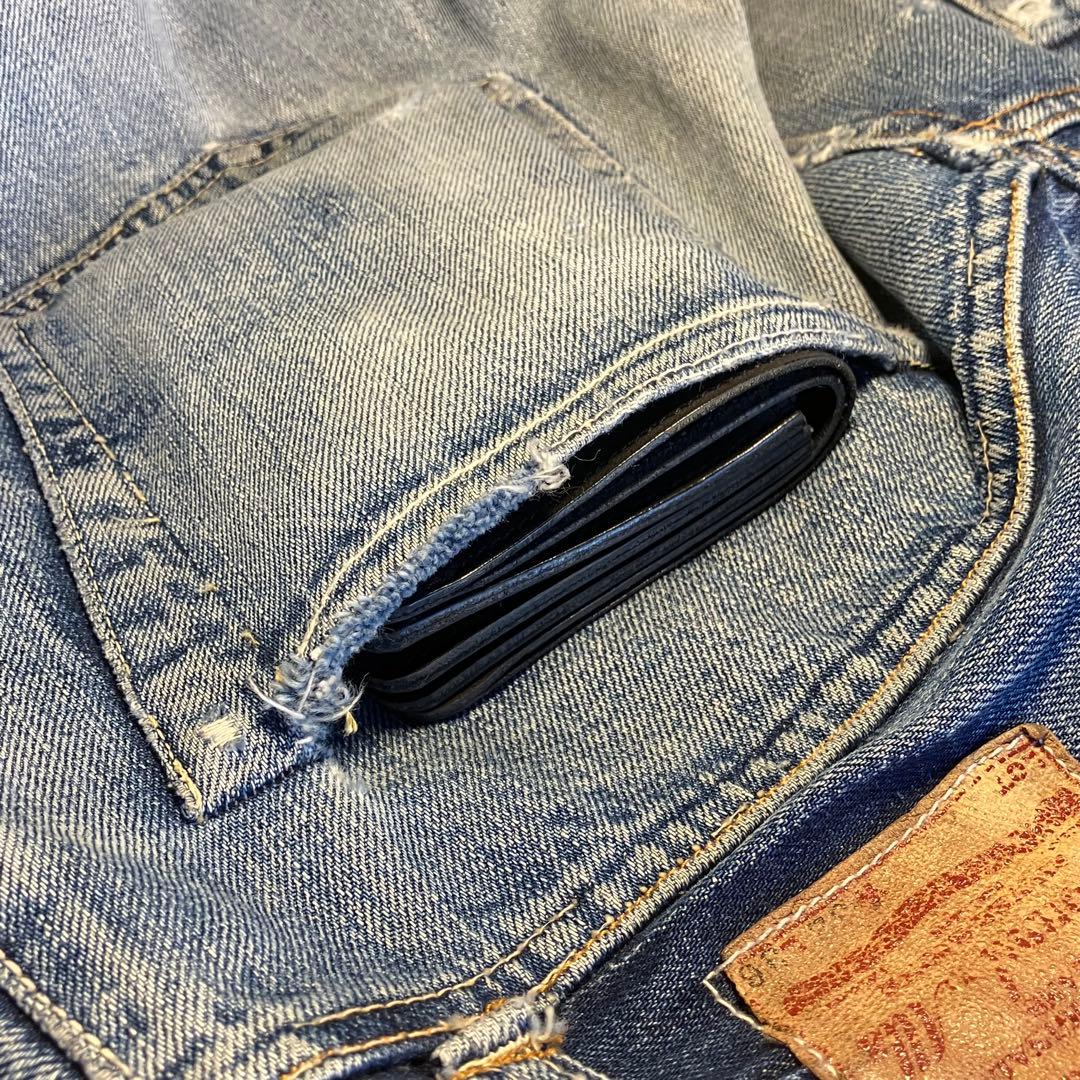 お札が折れない！ミドルトラッカーウォレット　3層 シルバー 栃木レザー