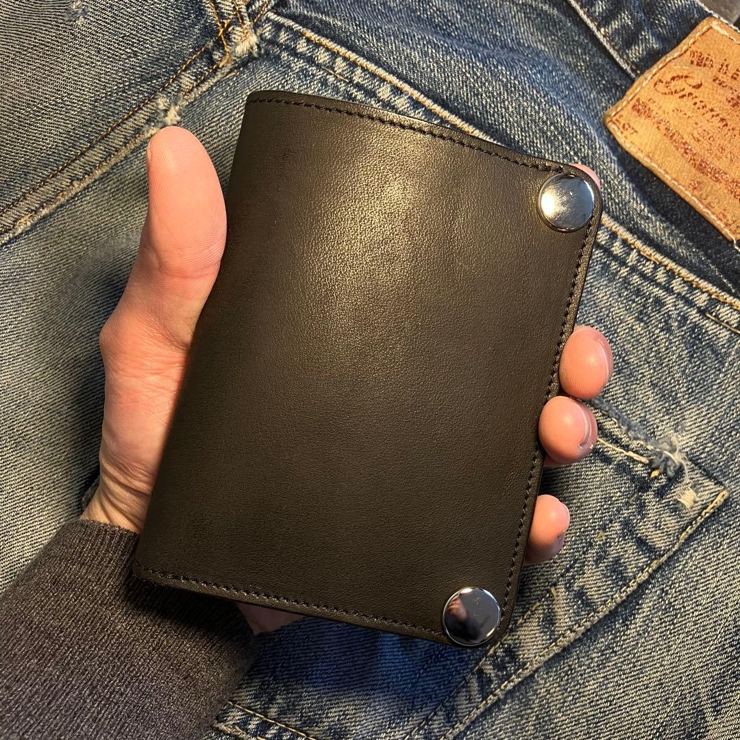 お札が折れない！ミドルトラッカーウォレット　3層 シルバー 栃木レザー