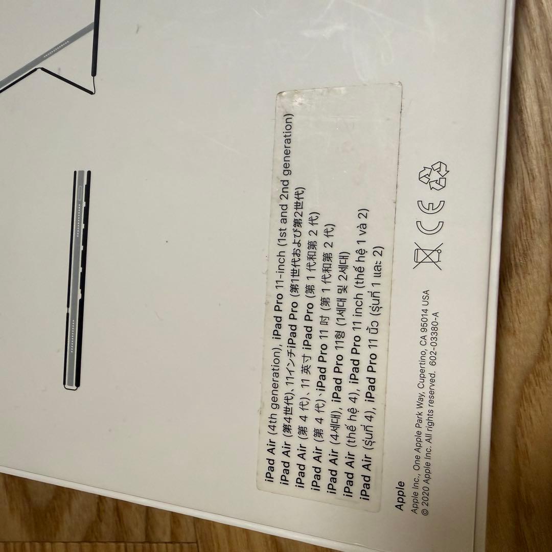 iPad スマートキーボードFolio 11インチ