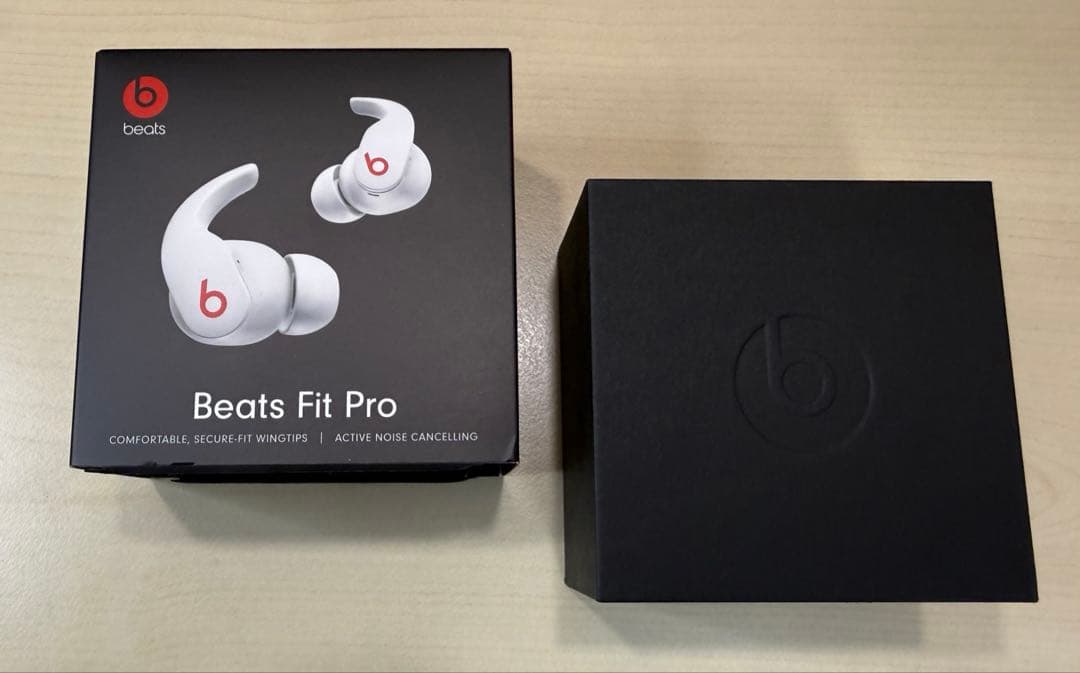 Beats fit pro ホワイト 外箱付属品つき