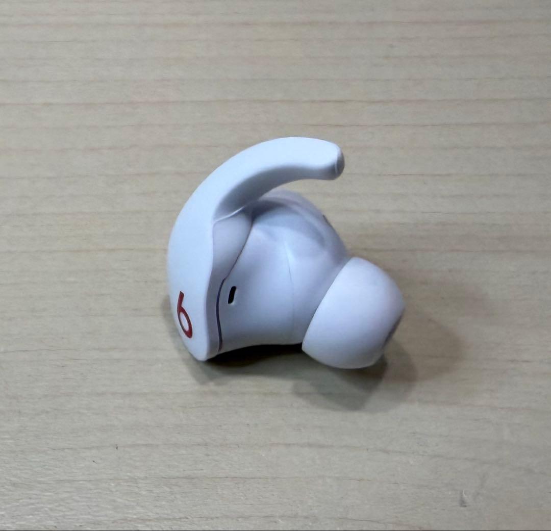 Beats fit pro ホワイト 外箱付属品つき