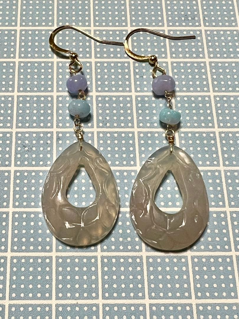 グレーオニキス　プルメリアスクロールフープカービング　オパール　14kgfピアス