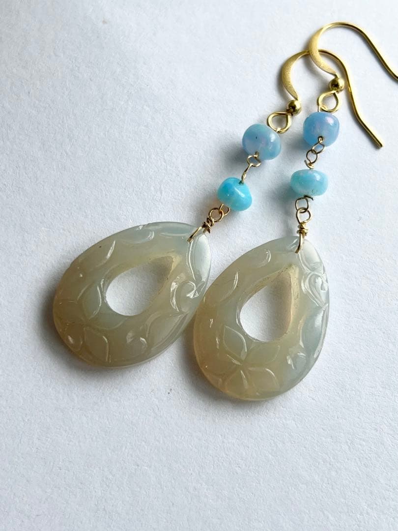 グレーオニキス　プルメリアスクロールフープカービング　オパール　14kgfピアス