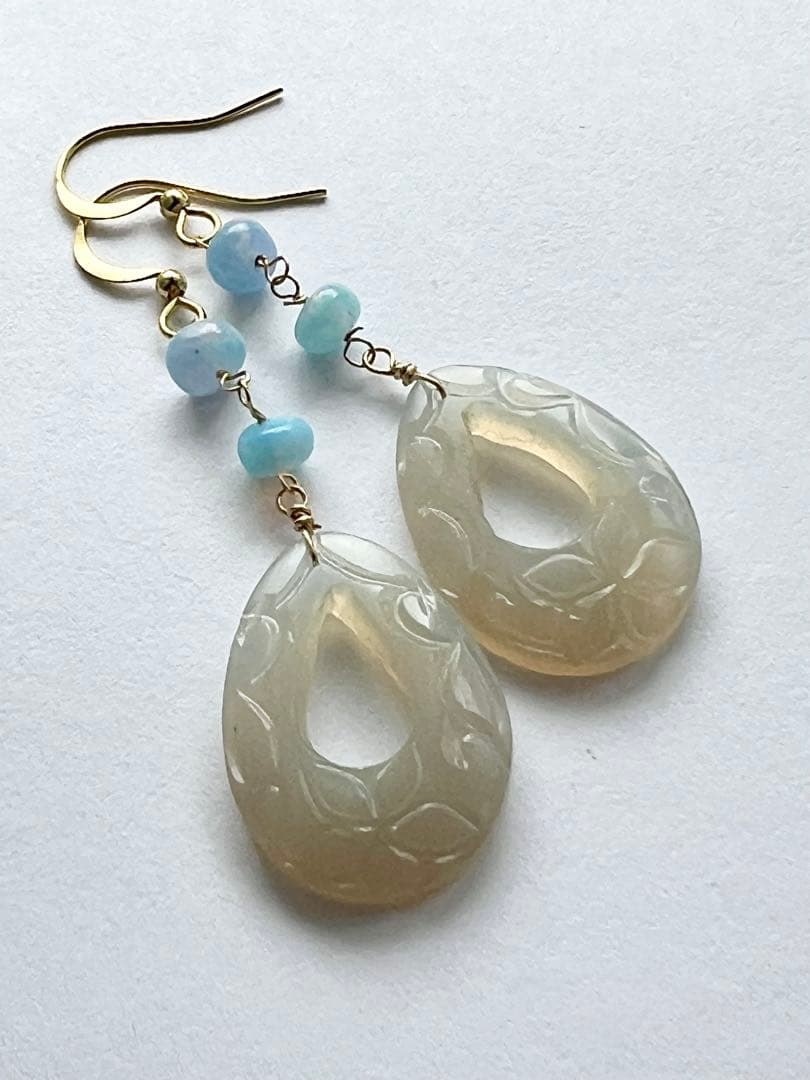 グレーオニキス　プルメリアスクロールフープカービング　オパール　14kgfピアス