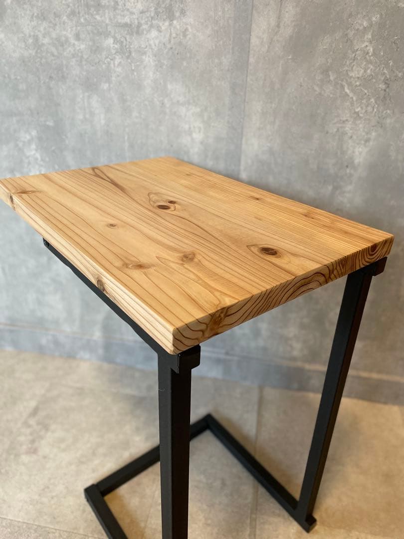 国産杉無垢材　サイドテーブル　一点物 アイアン脚　即日発送
