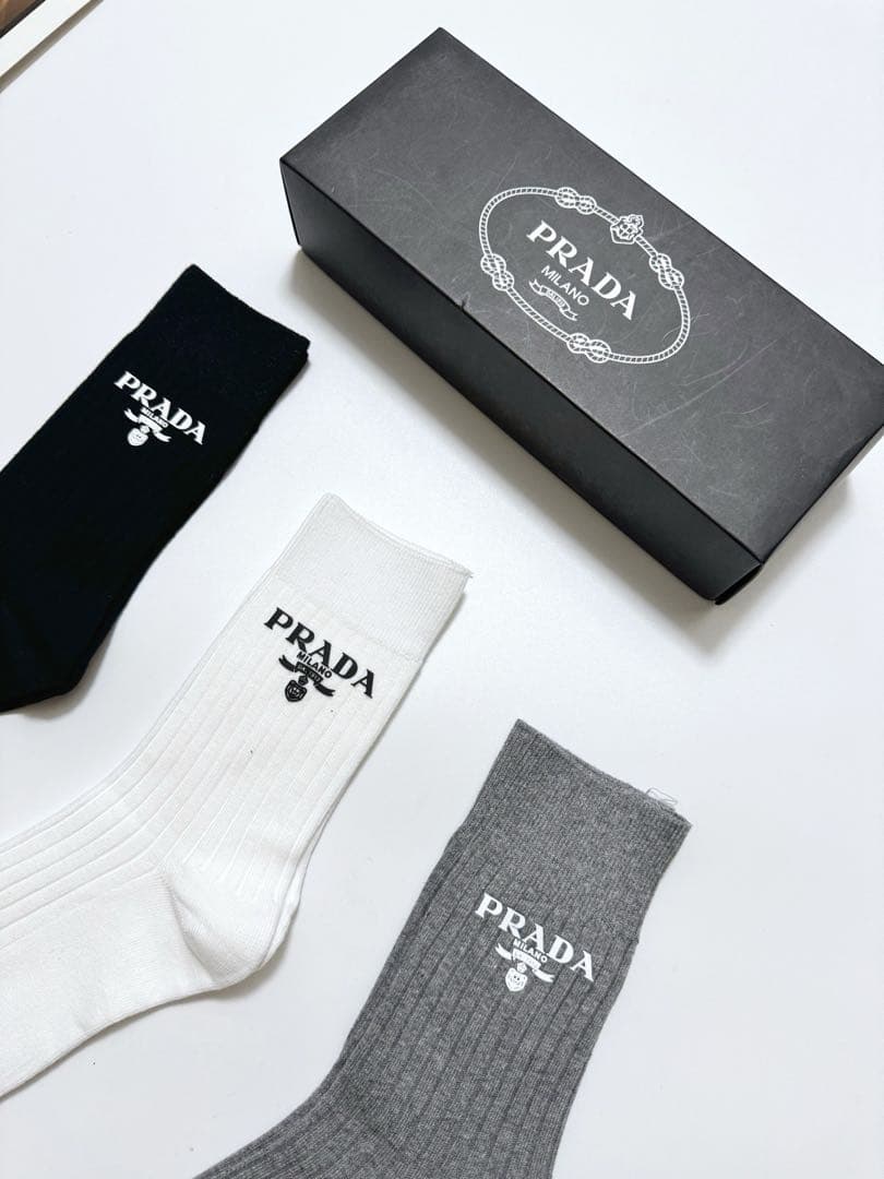 PRADA ロゴ ソックス 3足セット ブラック ホワイト グレー