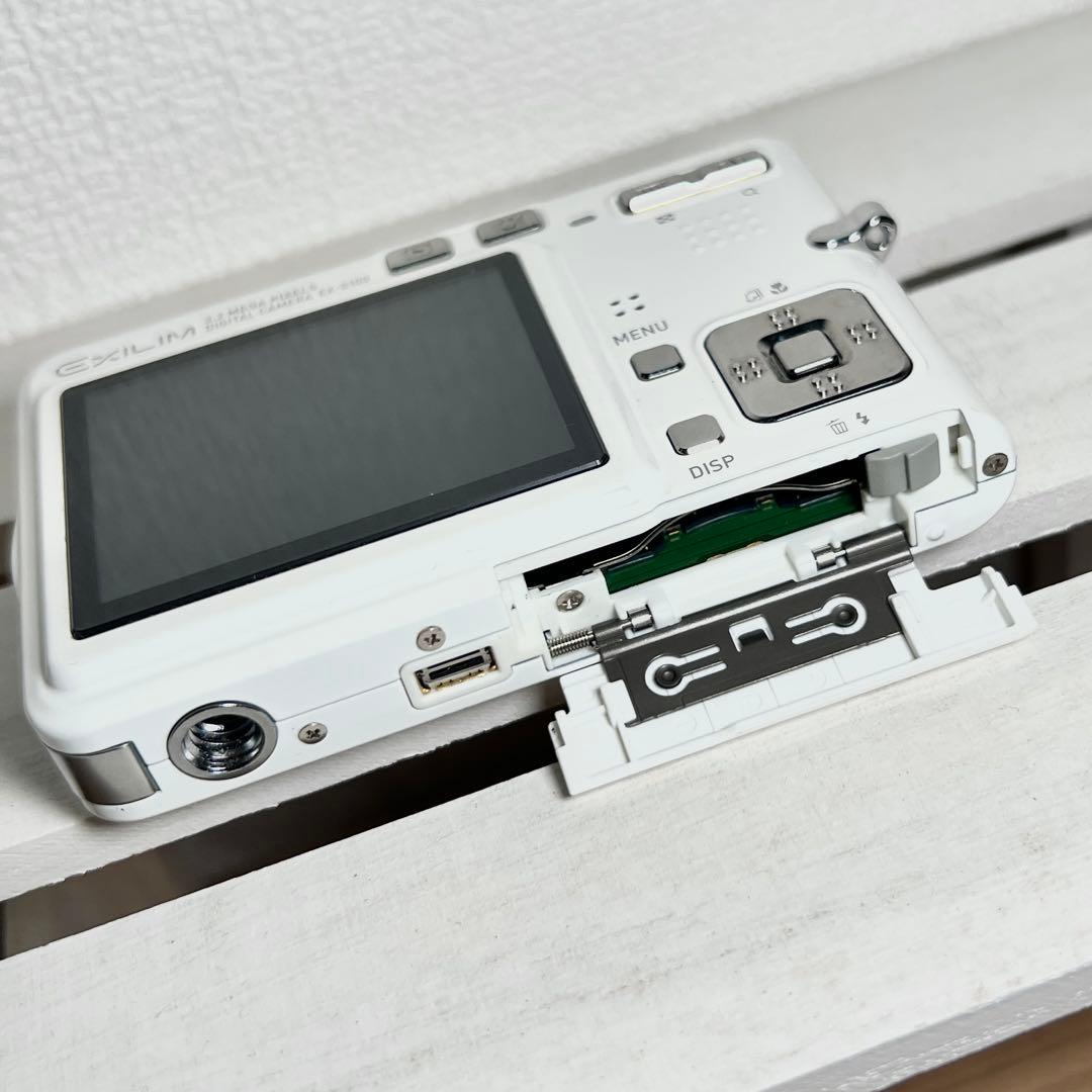 CASIO EXILIM EX-S100 ホワイト　デジカメ