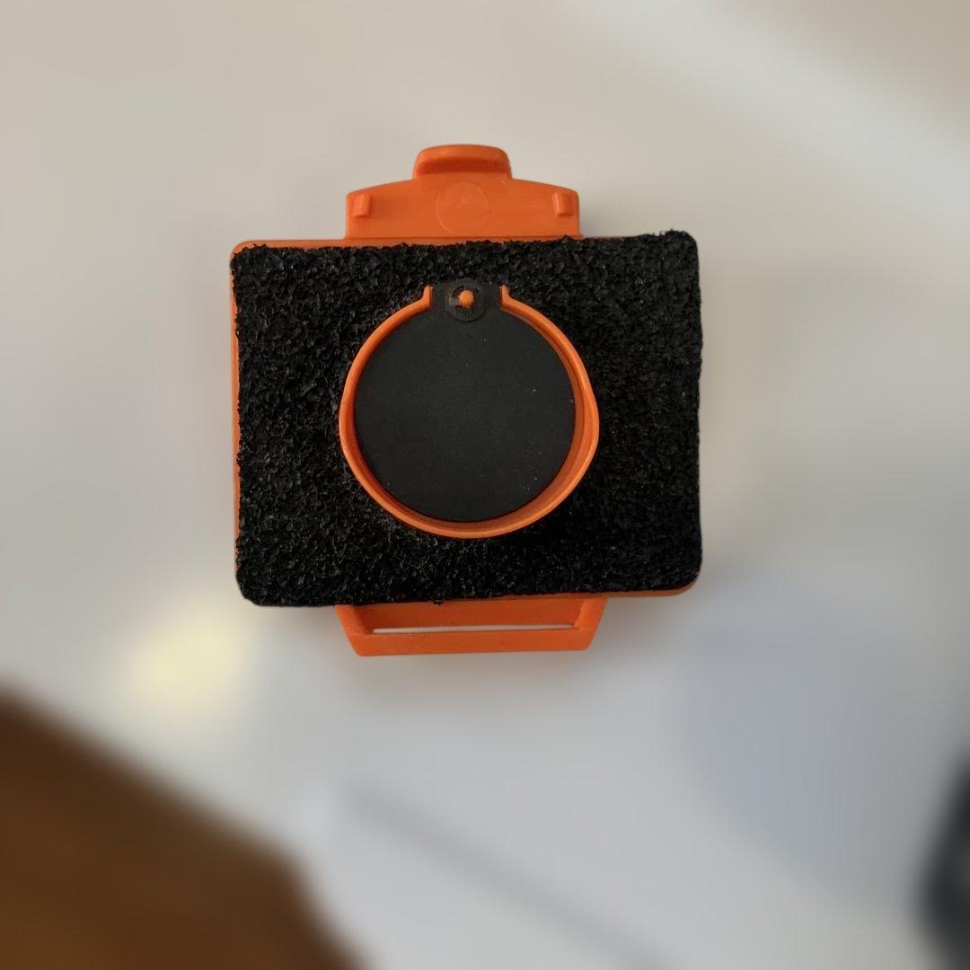 Makita コードレス掃除機CL107FD と充電器。バッテリー無し