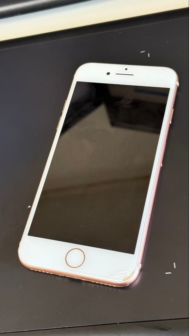 P*h様 Apple iPhone ８ゴールド 本体
