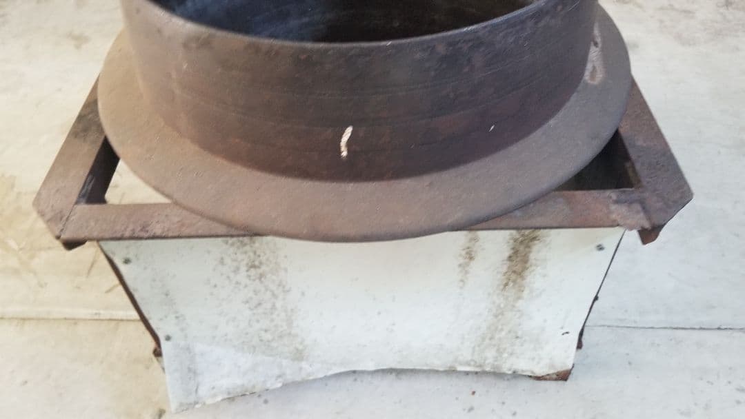 お釜セット一式　ヴィンテージ　鋼鉄釜、釜蓋、釜台、セイロ　三重引取