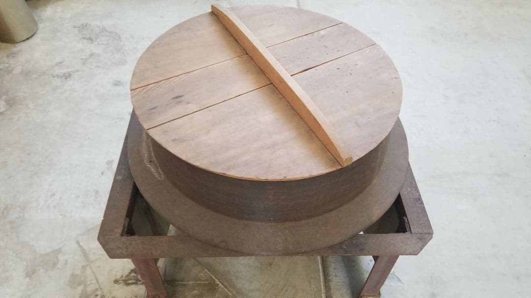 お釜セット一式　ヴィンテージ　鋼鉄釜、釜蓋、釜台、セイロ　三重引取