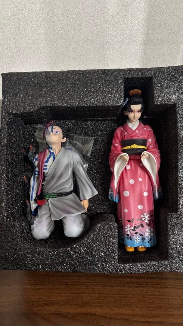 鬼滅の刃　猗窩座　恋雪　フィギュア