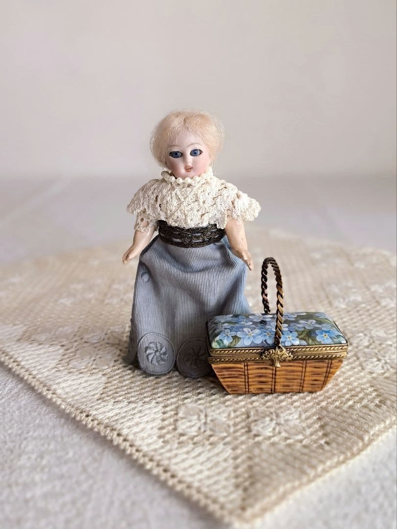 * vintage Jewelry box ୨୧ * 陶器製の小さな パニエ