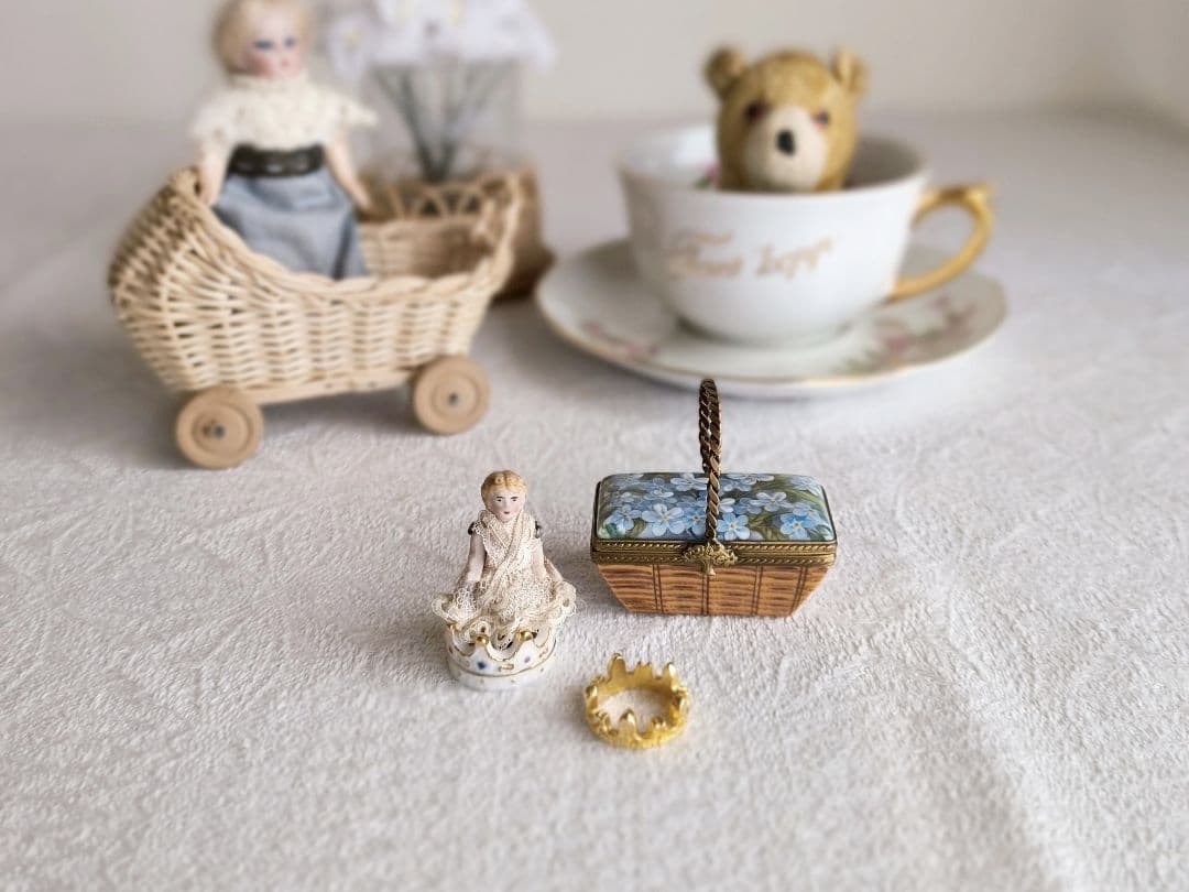 * vintage Jewelry box ୨୧ * 陶器製の小さな パニエ