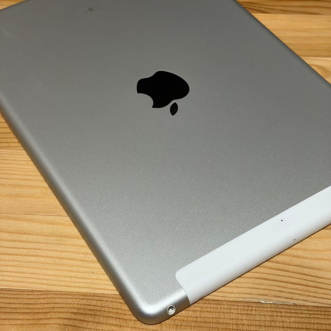 ト*タ様 iPad 第五世代 32GB セルラーモデル 53809