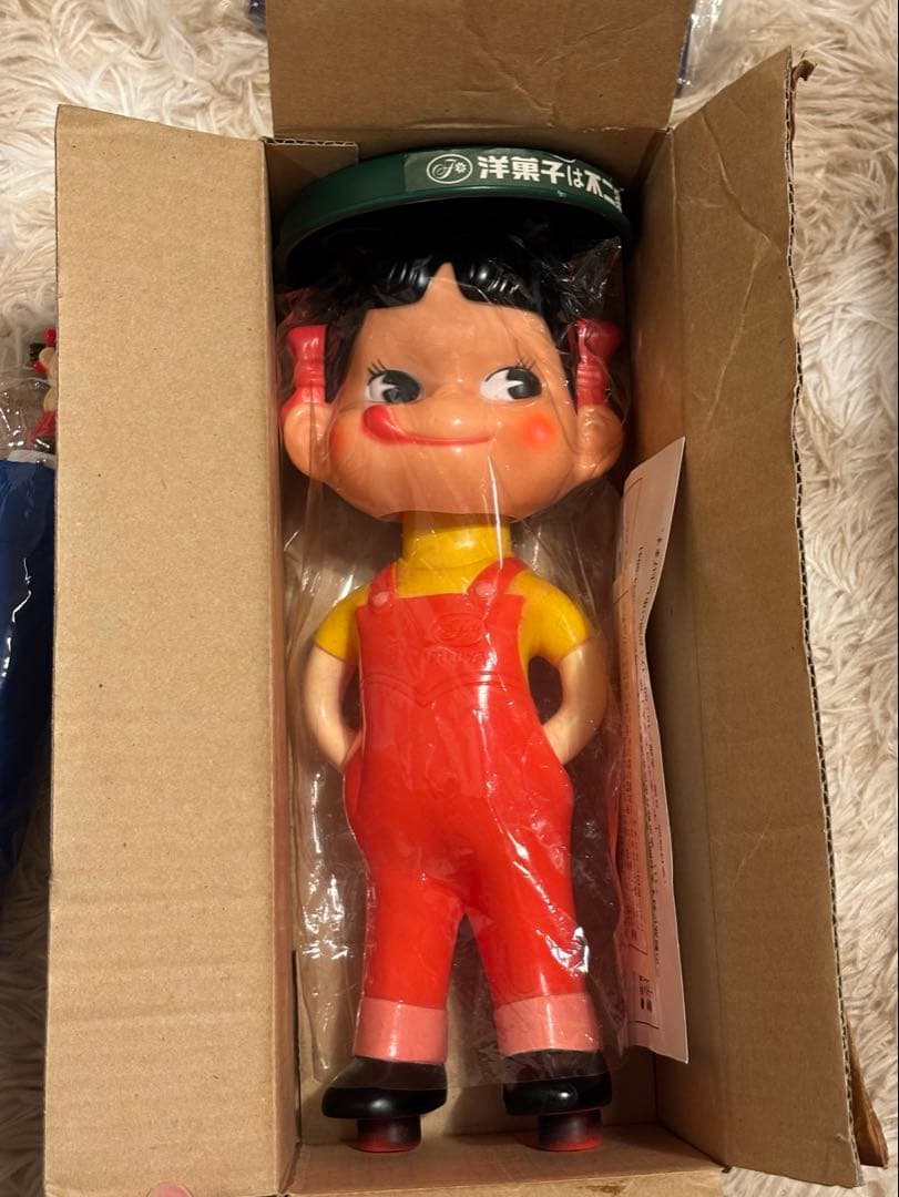 不二家 ペコちゃん 首振りフィギュア 傘 マスコット