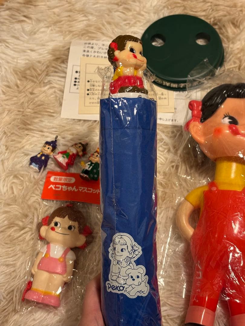 不二家 ペコちゃん 首振りフィギュア 傘 マスコット