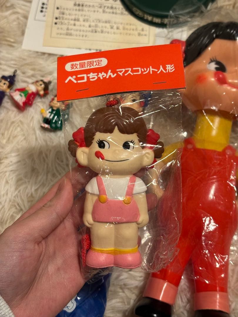 不二家 ペコちゃん 首振りフィギュア 傘 マスコット